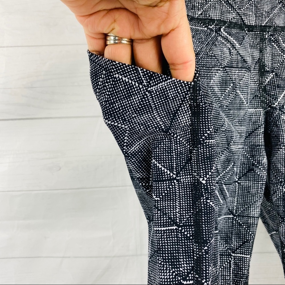 Lululemon| Crop Leggings - Picture 4 of 9